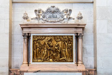 Fatima, Portekiz - 10 Aralık 2025: Fatima, Portekiz Sığınağı. Meryem Ana 'nın Bazilikası. Katolikler için en önemli Marian tapınaklarından ve kutsal mekânlardan biri.