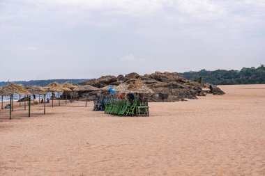 Ponta de Pedras plajı, Tapajos nehrinin kıyısında, Alter do Chao, Kuzey Brezilya 'da Para eyaleti.