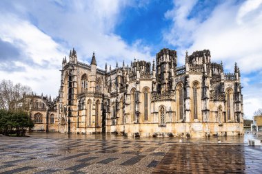 Batalha Manastırı Batalha, Portekiz sivil bucak bir Dominik manastır var. İlk olarak bilinen manastır of Saint Mary zafer.