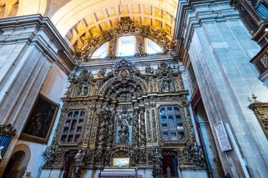 Coimbra, Portekiz - 14 Aralık 2025: Yeni Coimbra Katedrali, Se Nova de Coimbra in, Portekiz. 1543 'te şehirde kurulan Coimbra Cizvit Formasyon Evi' nin önceki bölümlerinde...