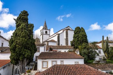 Portekiz 'deki Obidos' ta Aziz Meryem Kilisesi Rönesans 'lı Obidos manzarası