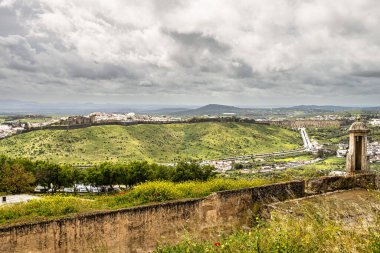 Fort Nossa Senhora da Graca ya da Fort Conde de Lippe Portekiz 'in Alentejo şehrinin kuzeyinde yer alır..