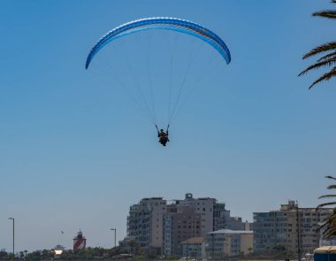 Table Dağı 'ndan Cape Town Güney Afrika' ya paragliding uçuşu