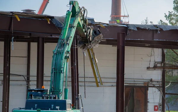 Big Demolition Excavator Rips Building — Stock Photo, Image