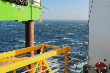 Belçika - Kuzey Denizi, Belçika - Şubat 01, 2024: Rüzgâr enerjisi şirketi yeniden elektrik ve GEOSEA Kuzey Denizi 'nde bir rüzgar çiftliği inşaatına hazırlanıyor