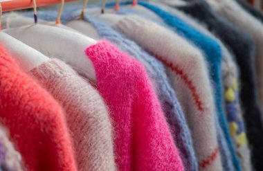 Soğuk sonbahar ve kış mevsimi mohair süveter ve mohair ceket mevsimidir. 