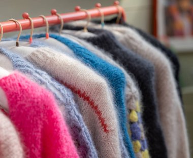 Soğuk sonbahar ve kış mevsimi mohair süveter ve mohair ceket mevsimidir. 