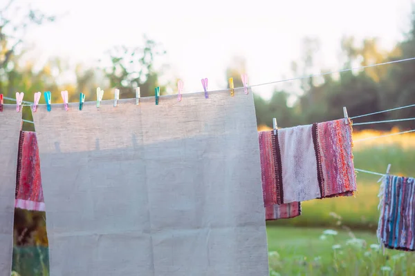 124 Açık Havada Çamaşır Ipinde Yapımı Tekstil Kurutma — Stok fotoğraf