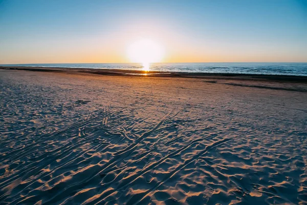 Mar Baltico Tramonto Spiaggia Sabbia Una Calda Luce Sera Dorata — Foto Stock