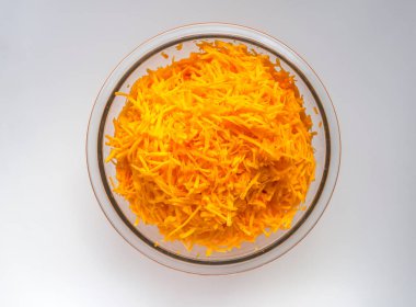 Pişirmek için hazır taze çiğ balkabağı. Sağlıklı vejetaryen besin maddeleri.