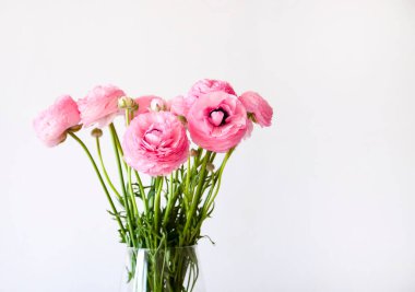 Pembe Ranunculus çiçekleri. Çok güzel bir buket..