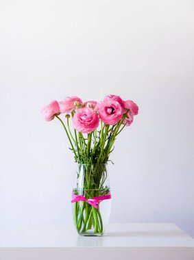 Pembe Ranunculus çiçekleri. Çok güzel bir buket..