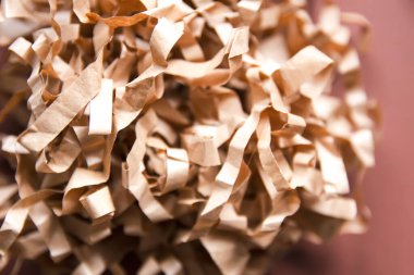 Dekorasyon ve paket için kağıt talaşı.