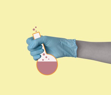 Tıbbi veya laboratuvar eldivenindeki bir el sıvı ve baloncuklu bir şişe tutar. Yenilikler ve buluşlar. Eczacılık alanındaki araştırma konsepti. Modern tasarım. 