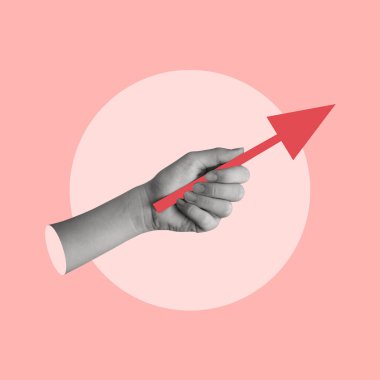 Yukarıyı işaret eden kırmızı bir okla modern sanat kolajı. Büyüme ve ilerleme. Şirket kârını arttırıyorum. Minimalizm. Boşluğu kopyala.