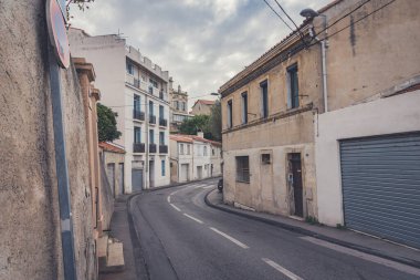 Marsilya, FRANCE - 13 Kasım 2021 - Marsilya 'daki eski binalar