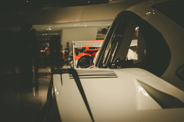 德国斯图加特 2018年12月27日 保时捷博物馆汽车左侧的摘要拍摄 — 图库照片