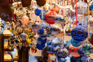 Noel ağacı oyuncakları ve hatıraları.