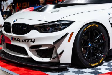 Long Beach, CA - 15 Nisan 2023 - Grand Prix sırasında BMW GT4 'ün yakın çekimi