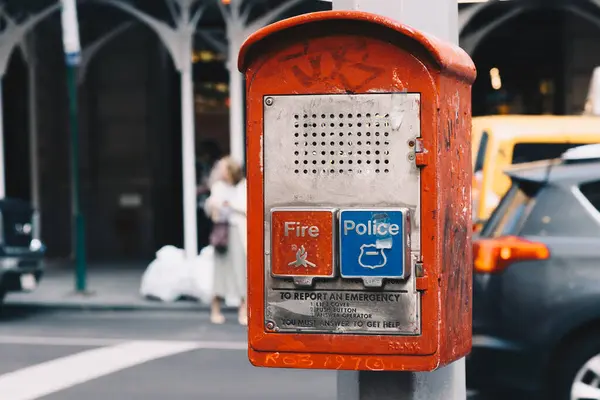 New York acil durum kutusu yakın çekim.