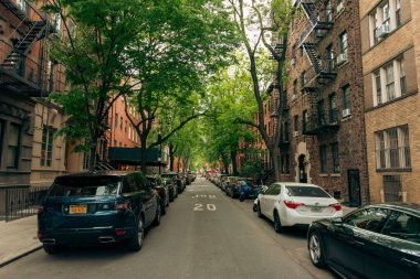 New York, ABD - 7 Mayıs 2023 - Şehir merkezi, güneşli bir günde