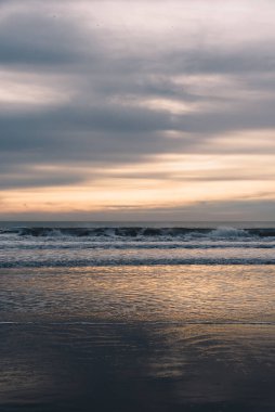 Kaliforniya sahilinde renkli gün batımı