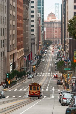 San Francisco, ABD - 27 Aralık 2023 - Şehir merkezindeki eski tramvay