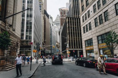 New York, ABD - 12 Mayıs 2023 - New York 'un finans bölgesinde düzenli çalışma günü