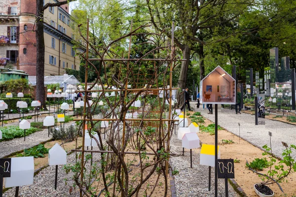 Milan Italy 2018 설치는 주간에 브라라 식물원을 도시로 바꾸어 놓는다 — 스톡 사진