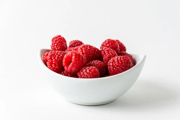 Closeup White Bowl Red Raspberries White Background Horizontal Copy Space — Stock Photo, Image