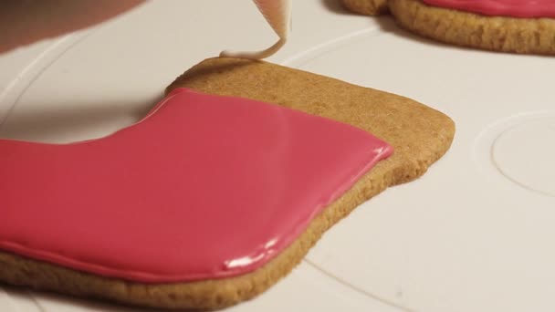 Pâtisserie Chef Décore Biscuits Pain Épice Nouvel Avec Glaçure Colorée — Video