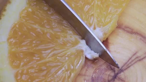 Soczysty Pomarańcza Cięcie Makro Slider Strzał Wyciąć Nożem — Wideo stockowe