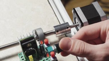 3D yazıcının stepper motorunun, hız kontrolörünün, kapatma işleminin kontrolü.