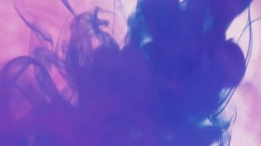 Soyut renk karışımı, suya düşen mürekkep rengi karışımı suda renkli mürekkep, su altında dönen mürekkep.