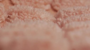 Makro kaydırak, yumuşak pembe kürk, ekose