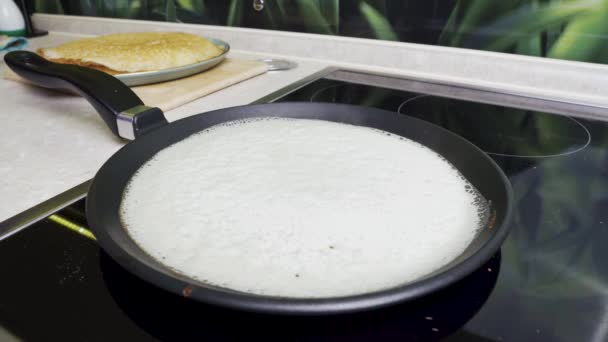Fry Pancakes Pancake Dough Pan Steam Close — 비디오