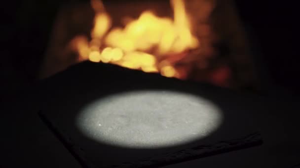 Spotlight Shines Stone Food Tray Background Fire Night — Vídeos de Stock