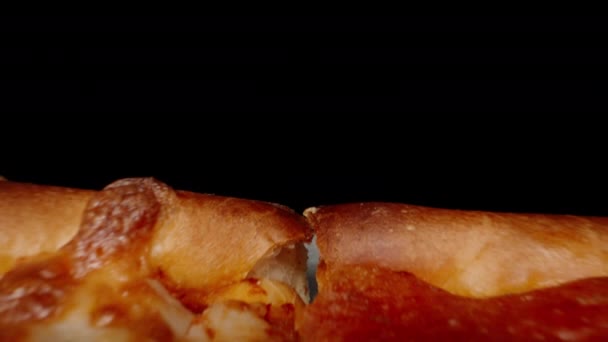 Take Slice Pizza Dolly Slider Extreme Close Laowa Probe — Vídeos de Stock