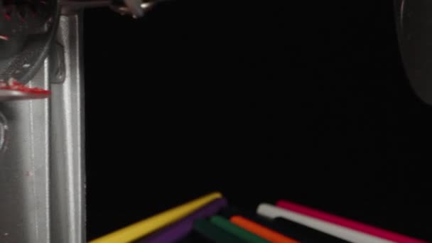 Загострюю Червоний Олівець Штрихи Літають Доллі Ковзає Дуже Близько Laowa — стокове відео