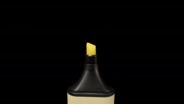 Yellow Marker Black Background Magnification Dolly Slider Extreme Close Laowa — Αρχείο Βίντεο