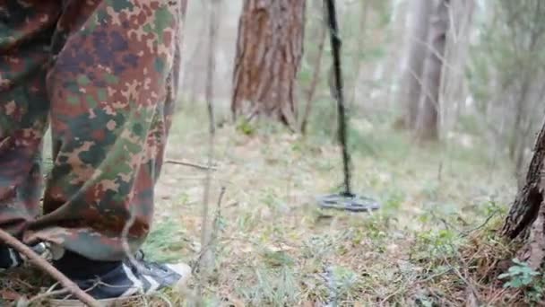 Man Dressed Camouflage Clothing Walks Woods Metal Detector Shovel Search — 图库视频影像