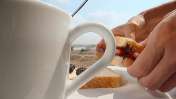 Breakfast Open Sky Balcony Sunny Morning Camera Pans Mug Chocolate — Stock video