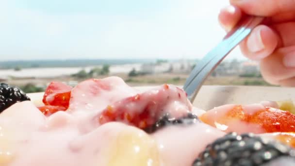 Breakfast Open Sky Balcony Sunny Morning Plate Fruit Yogurt Scoop — Stock video