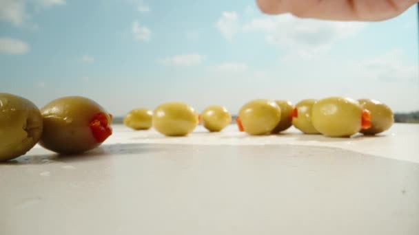 Threw Olives Pepper Table Blue Sky Dolly Slider Extreme Close — Wideo stockowe