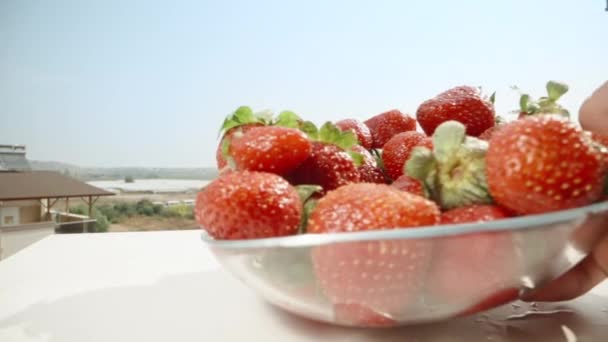 Bunch Strawberry Blue Sky Put Table Dolly Slider Extreme Close — Video Stock
