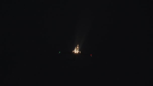 Night Flight Plane Flies Low Airplane Lantern Visible Sky Very — Stock video