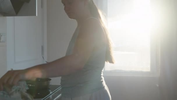 Cocinar Retiro Los Panqueques Queso Sartén Los Pongo Plato Luz — Vídeos de Stock