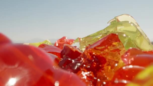 Red Green Jelly Swaying Wind Blue Sky Take Throw Piece — Stock Video