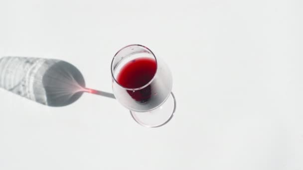 Glass Red Wine White Table Pour More Reflection Wine Sun — Stock Video