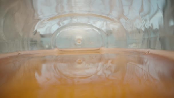 Μέσα Ένα Βάζο Μέλι Κάμερα Τραβάει Από Βάζο Και Μέλι — Αρχείο Βίντεο